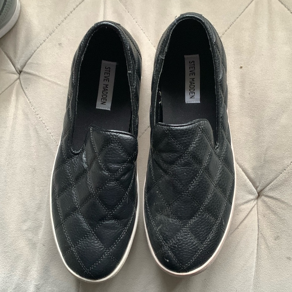 Steve Madden quilted black platform sneakers women’s 9.5